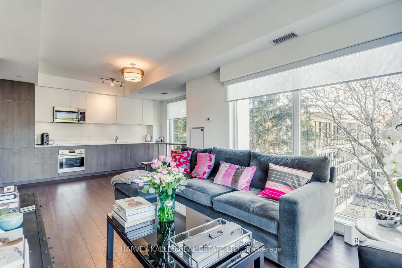 223 St Clair Ave W, #406