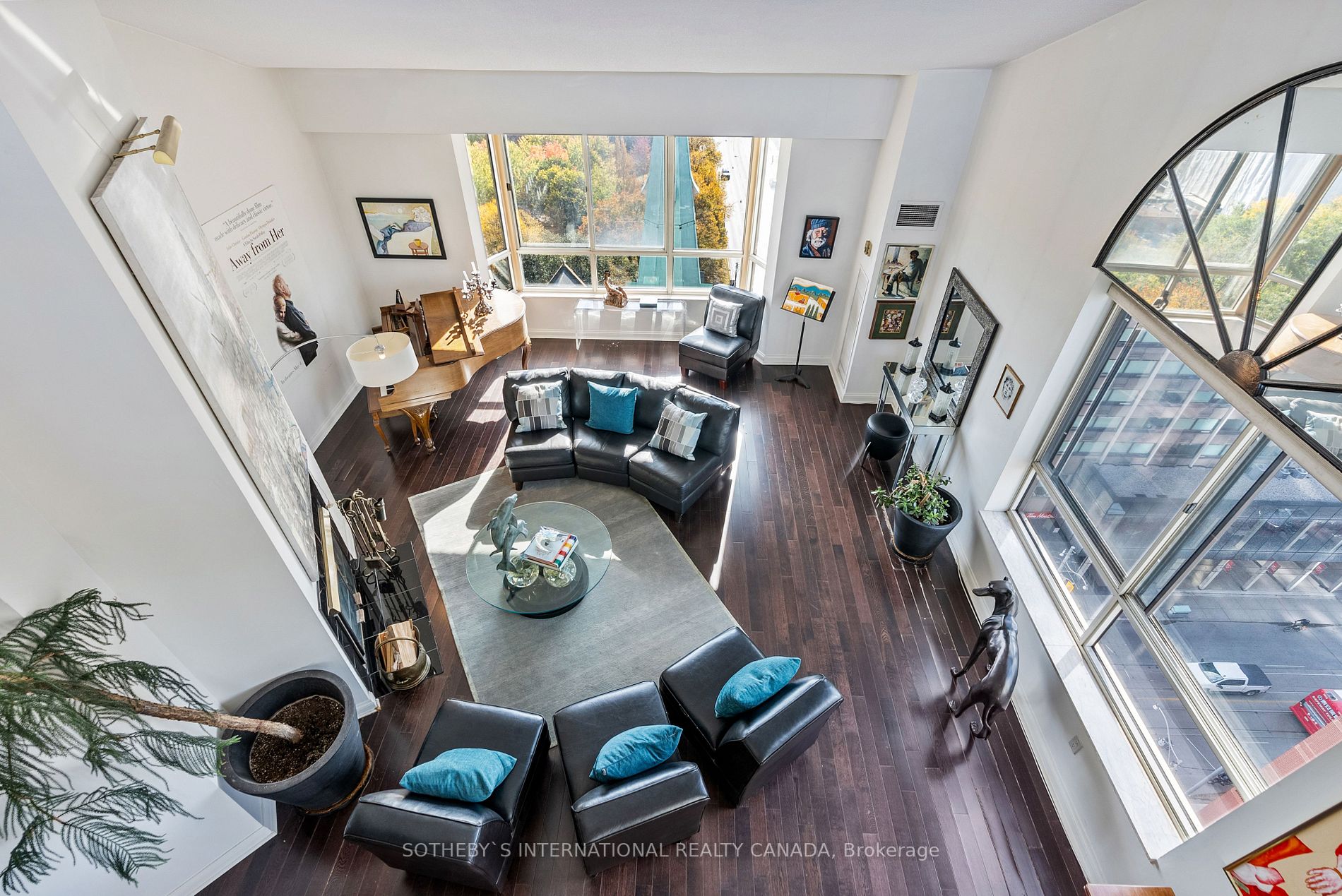 130 Carlton St, #Ph8