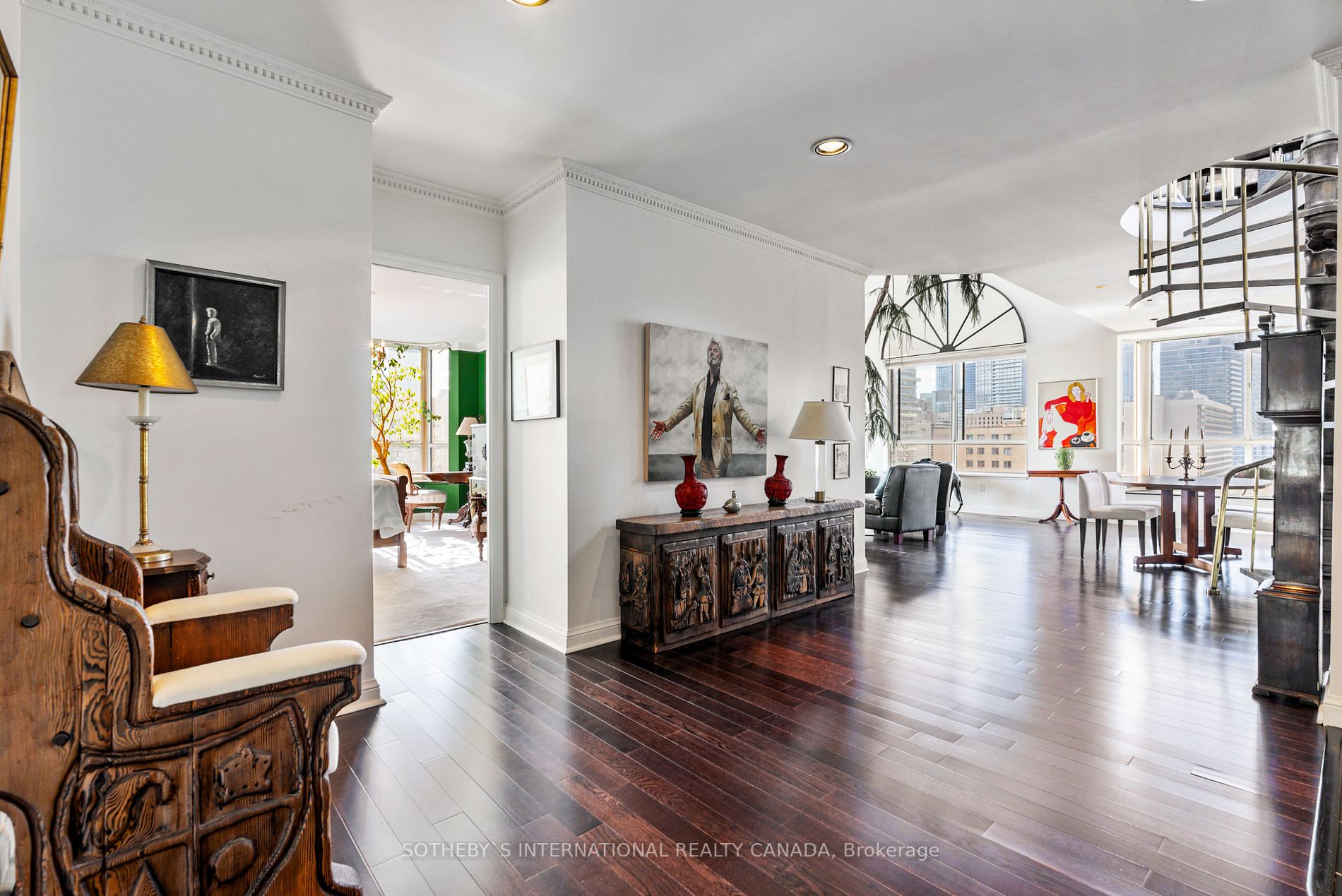 130 Carlton St, #Ph8