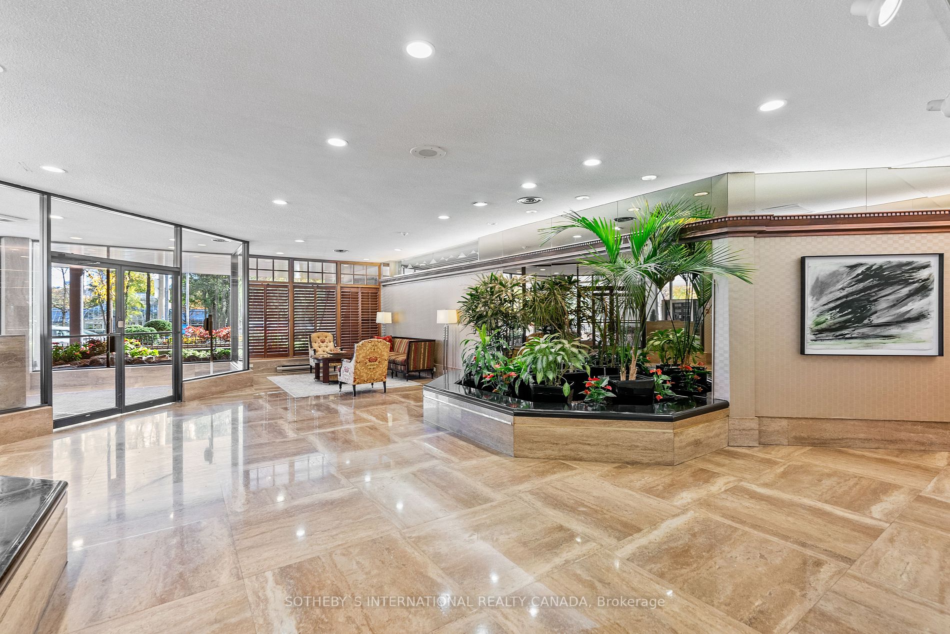 130 Carlton St, #Ph8