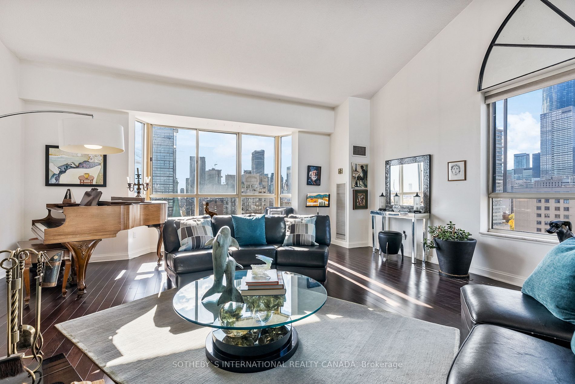 130 Carlton St, #Ph8