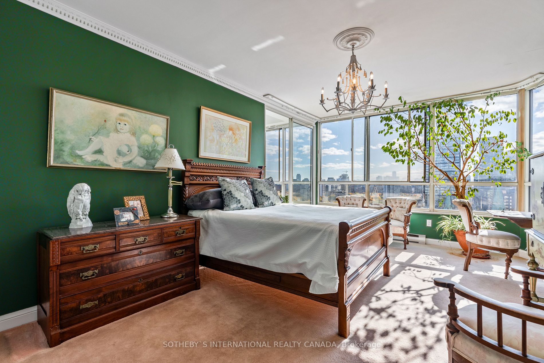 130 Carlton St, #Ph8