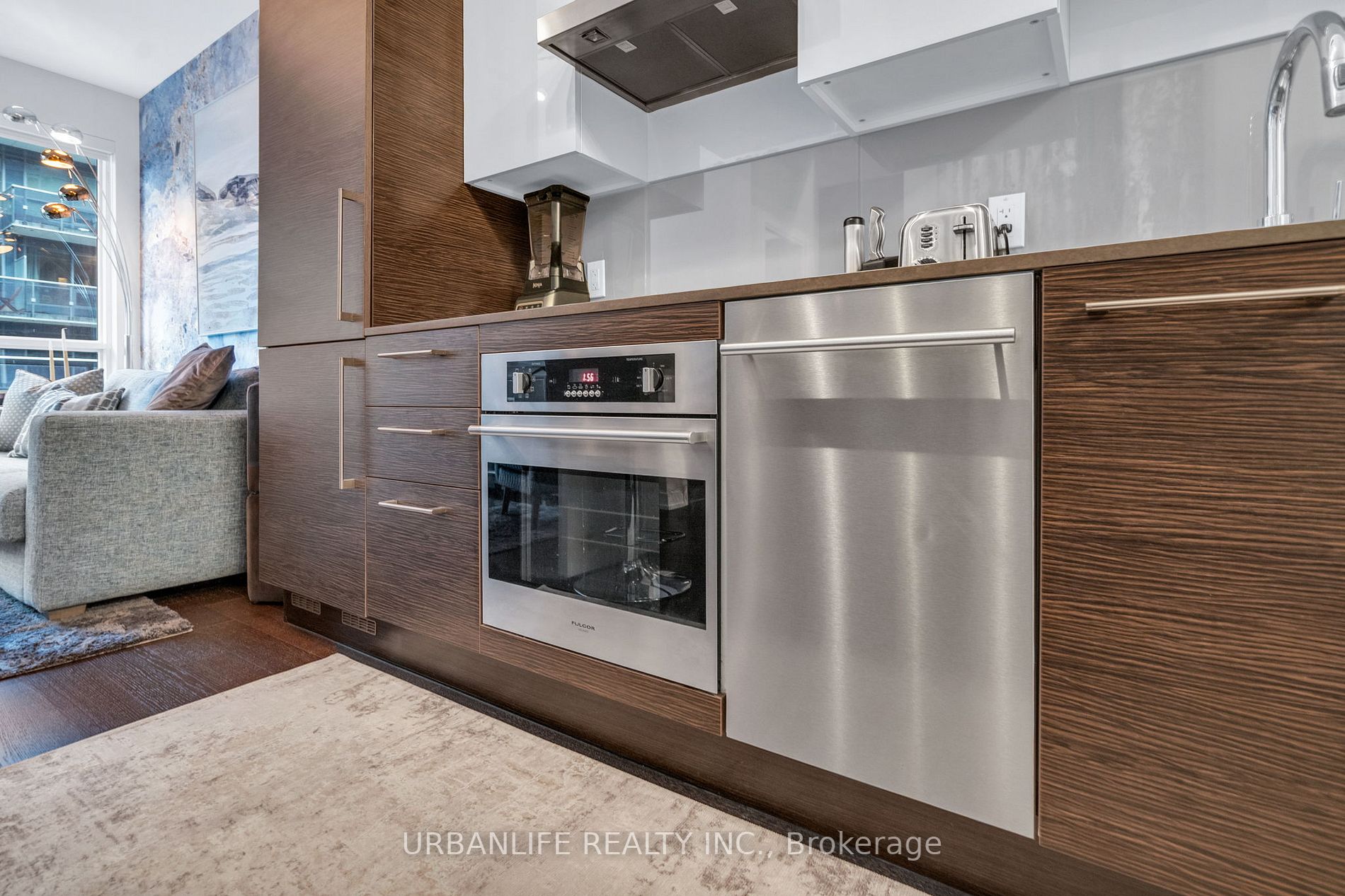 1030 King Street W, #1046