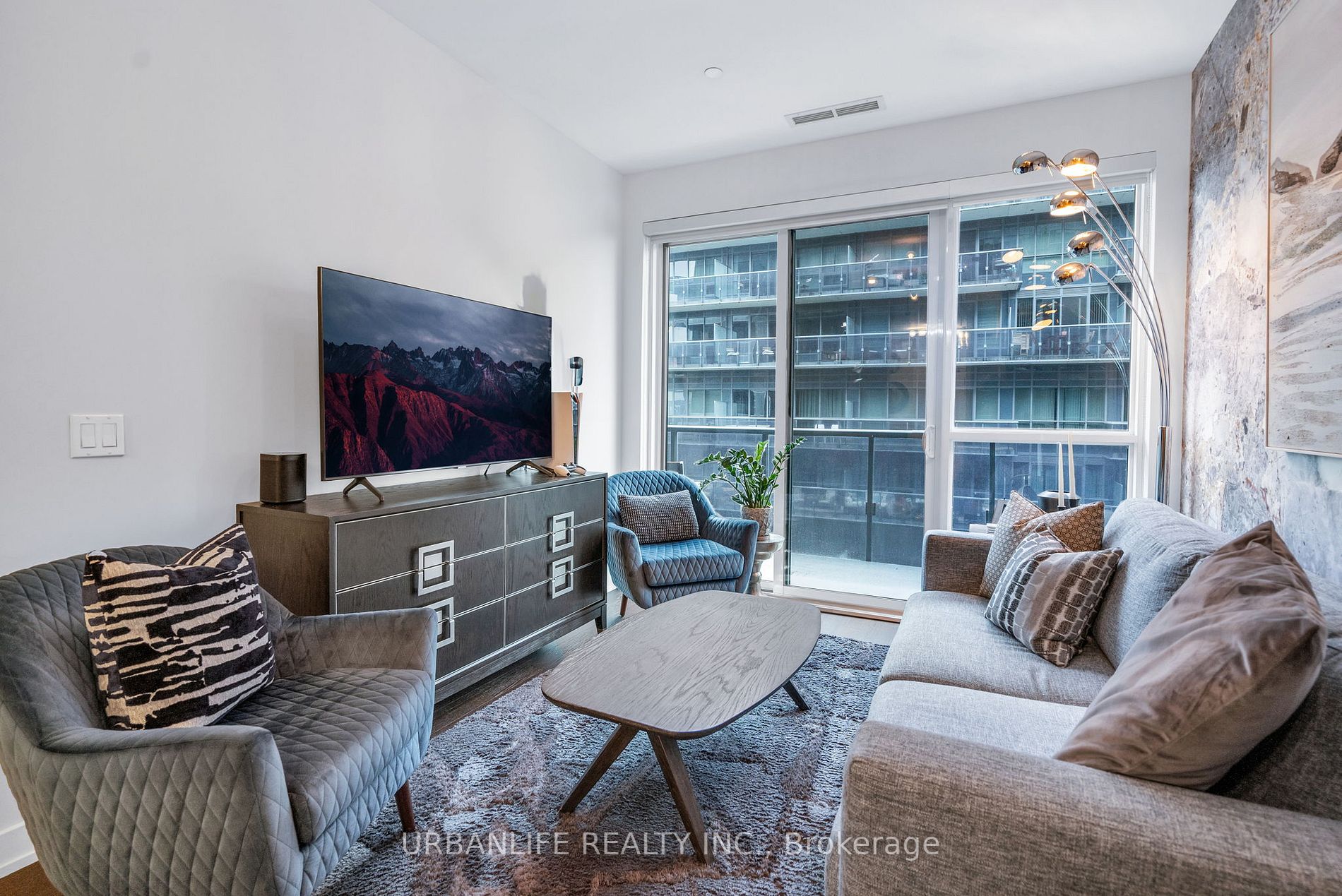 1030 King Street W, #1046