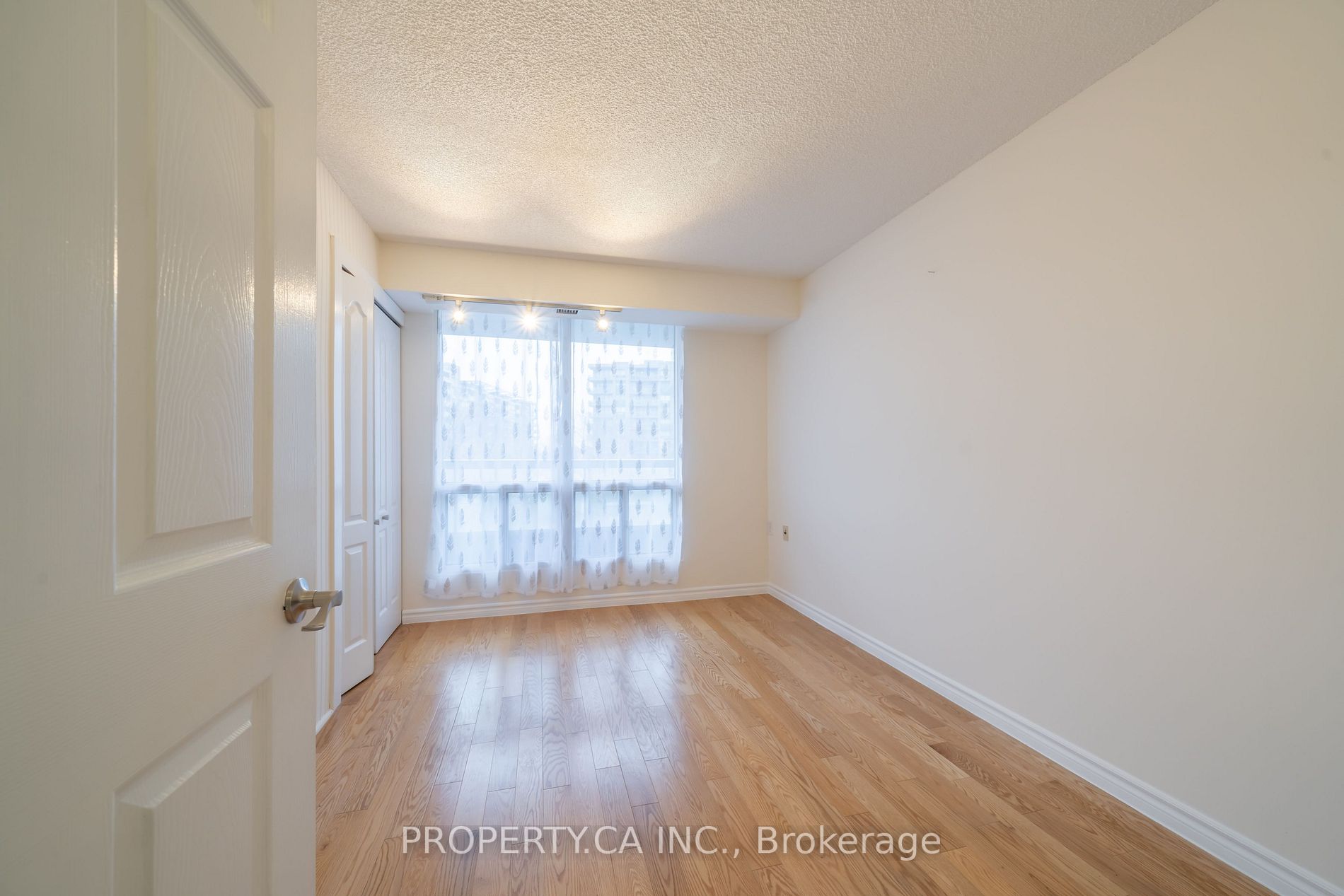 906 Sheppard Ave, #205