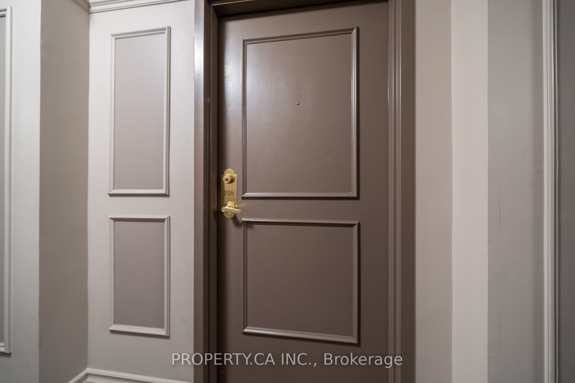 906 Sheppard Ave, #205