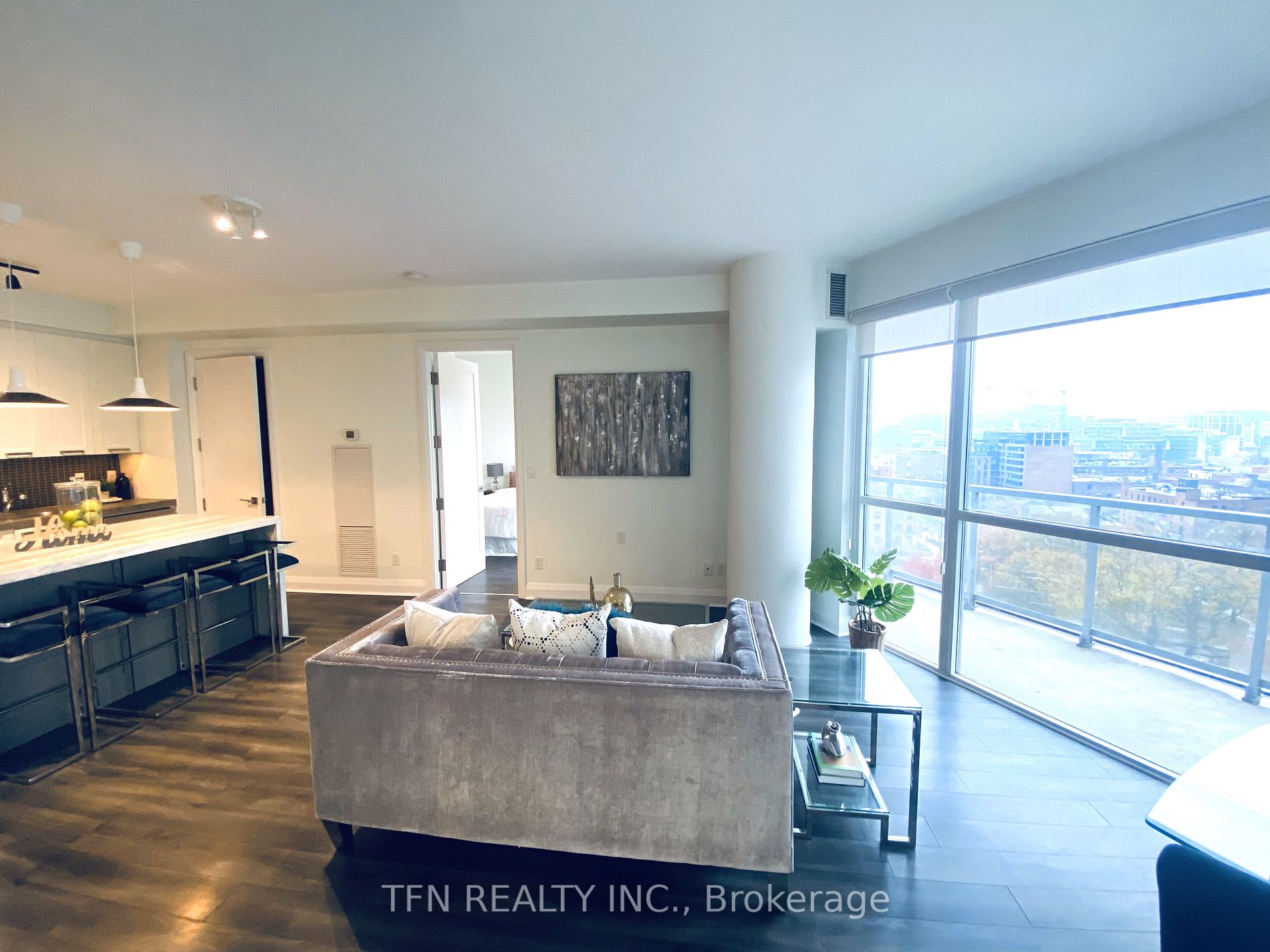 352 Front St W, #1415