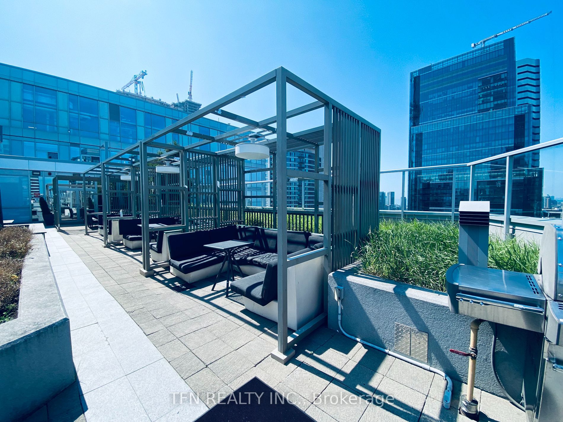 352 Front St W, #1415