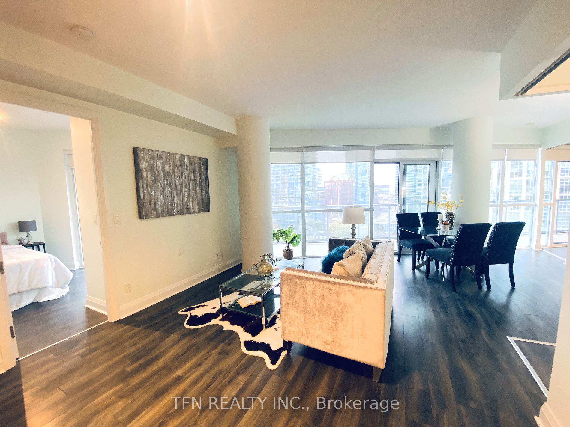 352 Front St W, #1415