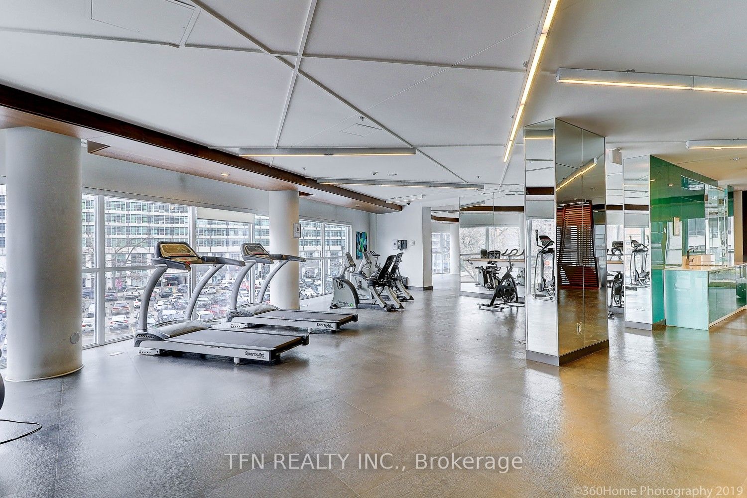 352 Front St W, #1415