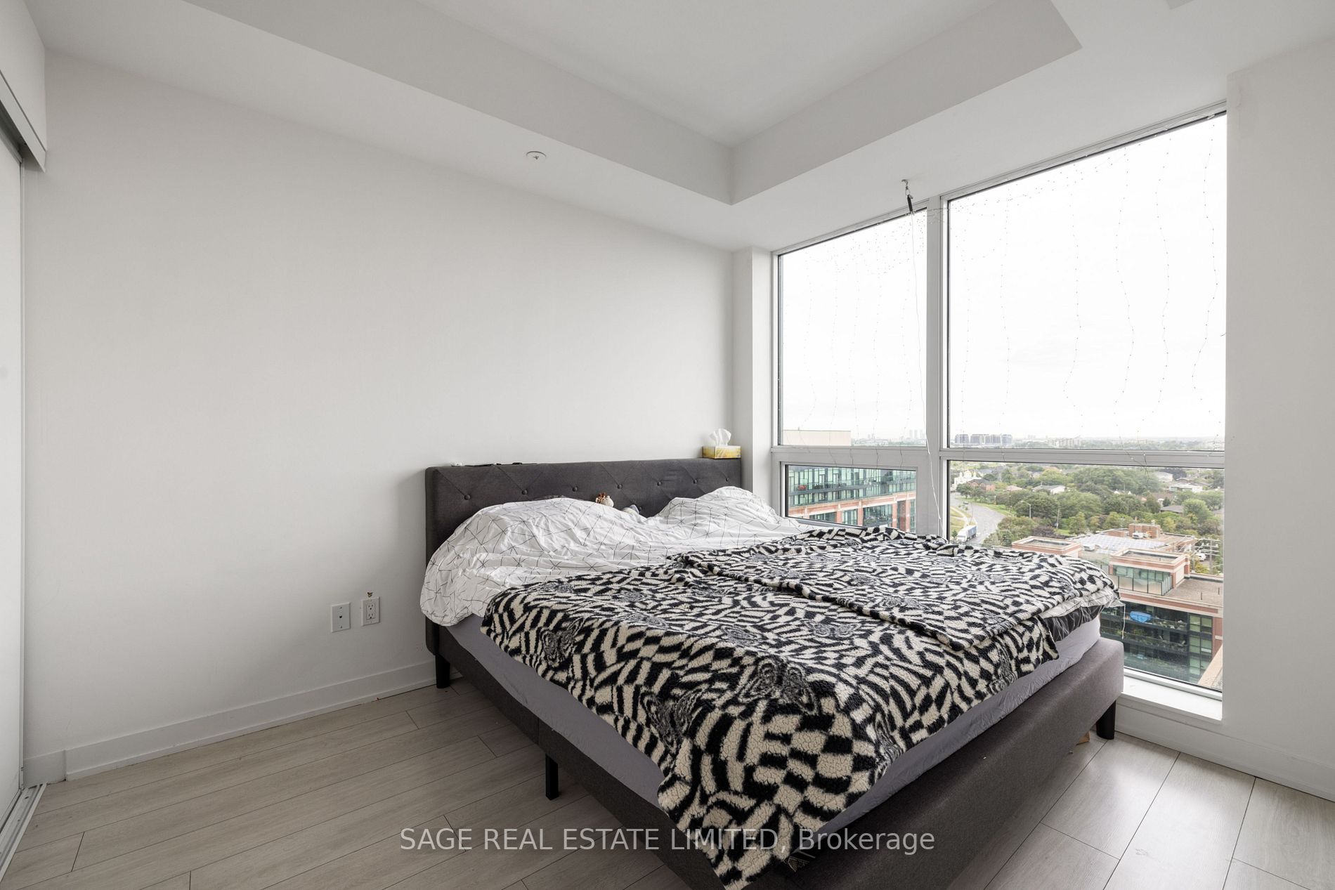31 Tippett Rd, #1305