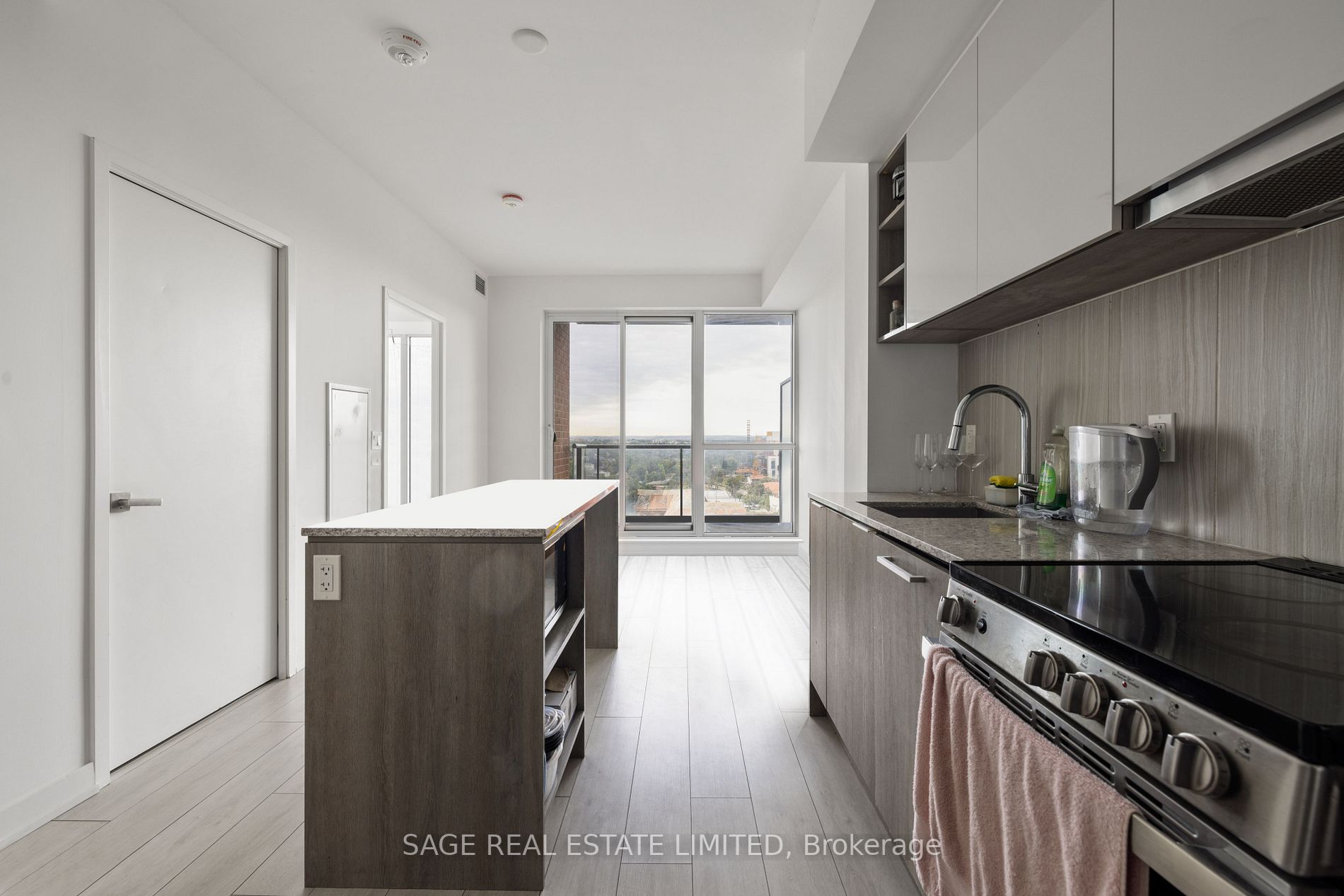 31 Tippett Rd, #1305
