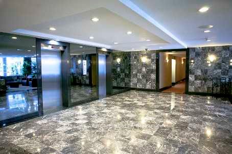 5765 Yonge St, #909