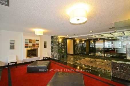 5765 Yonge St, #909