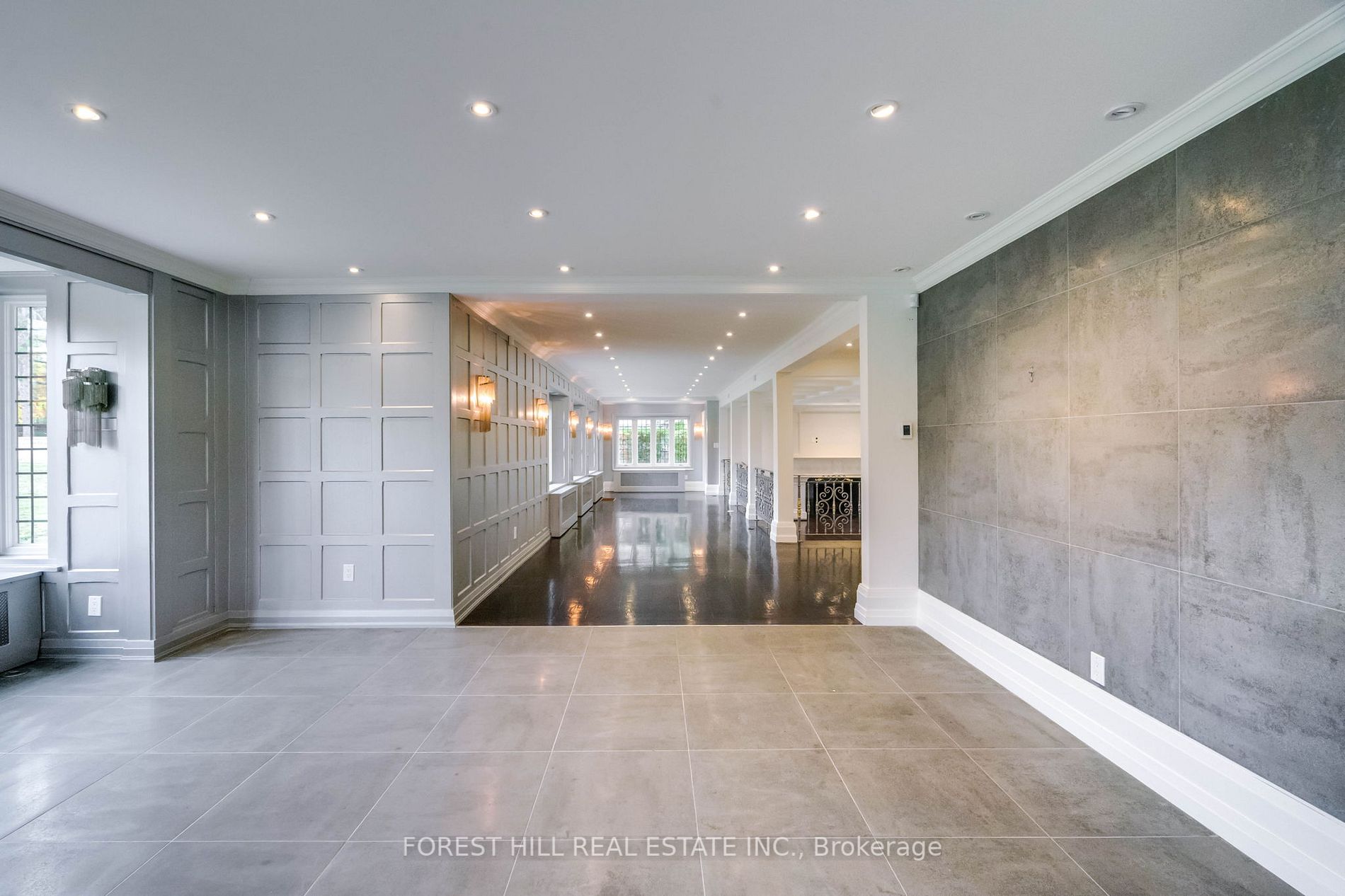 20 Sandringham Dr