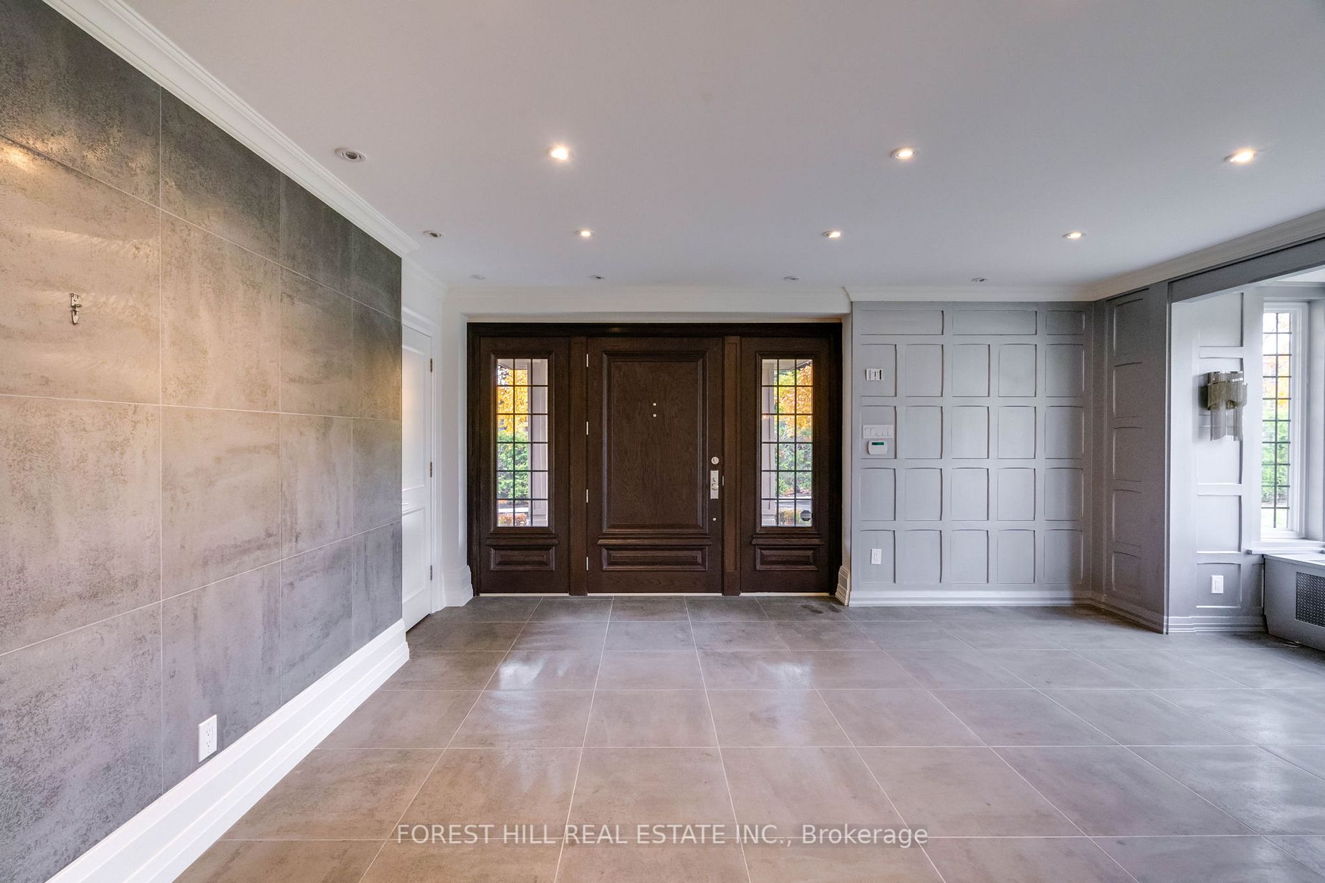 20 Sandringham Dr