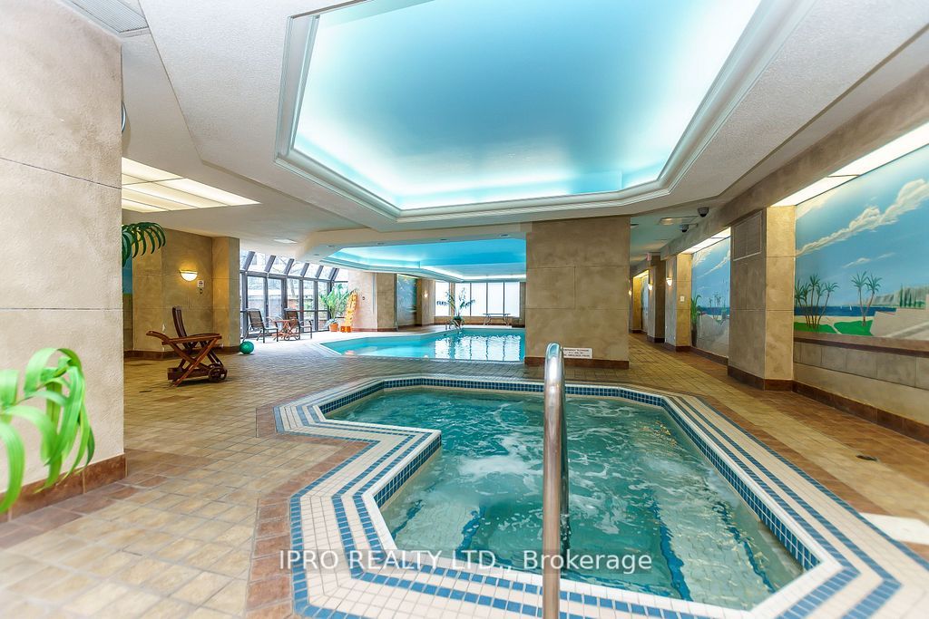 633 Bay St, #2403