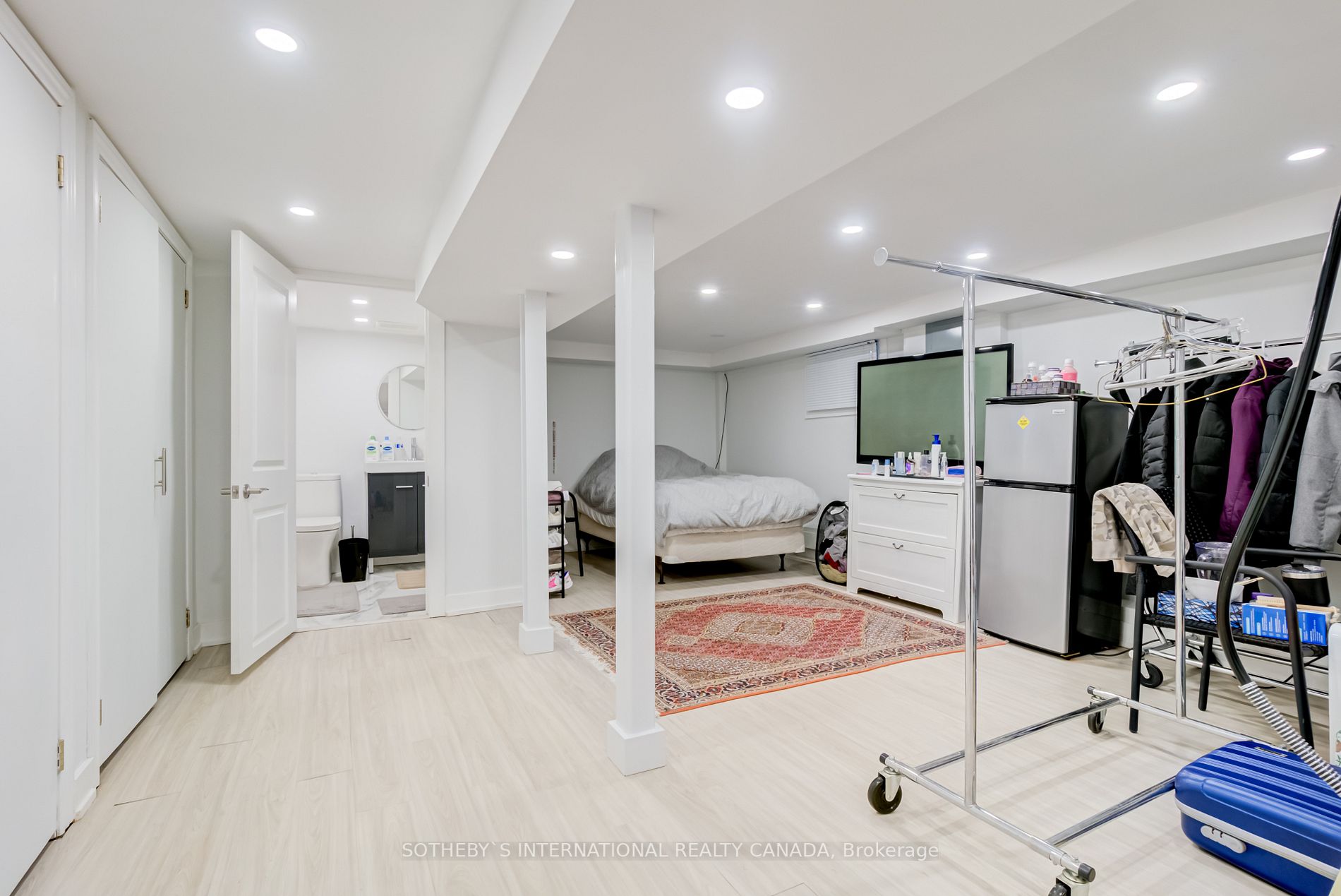 119 Bedford Park Ave