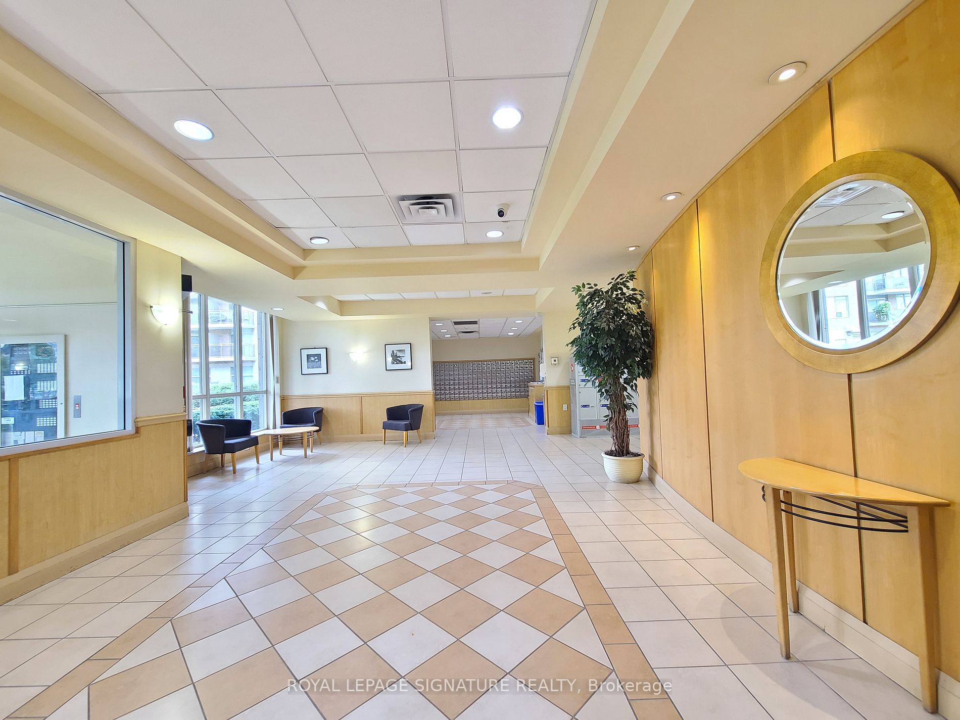 650 Lawrence Ave W, #238