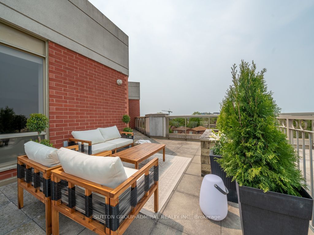 800 Sheppard Ave W, #Ph01