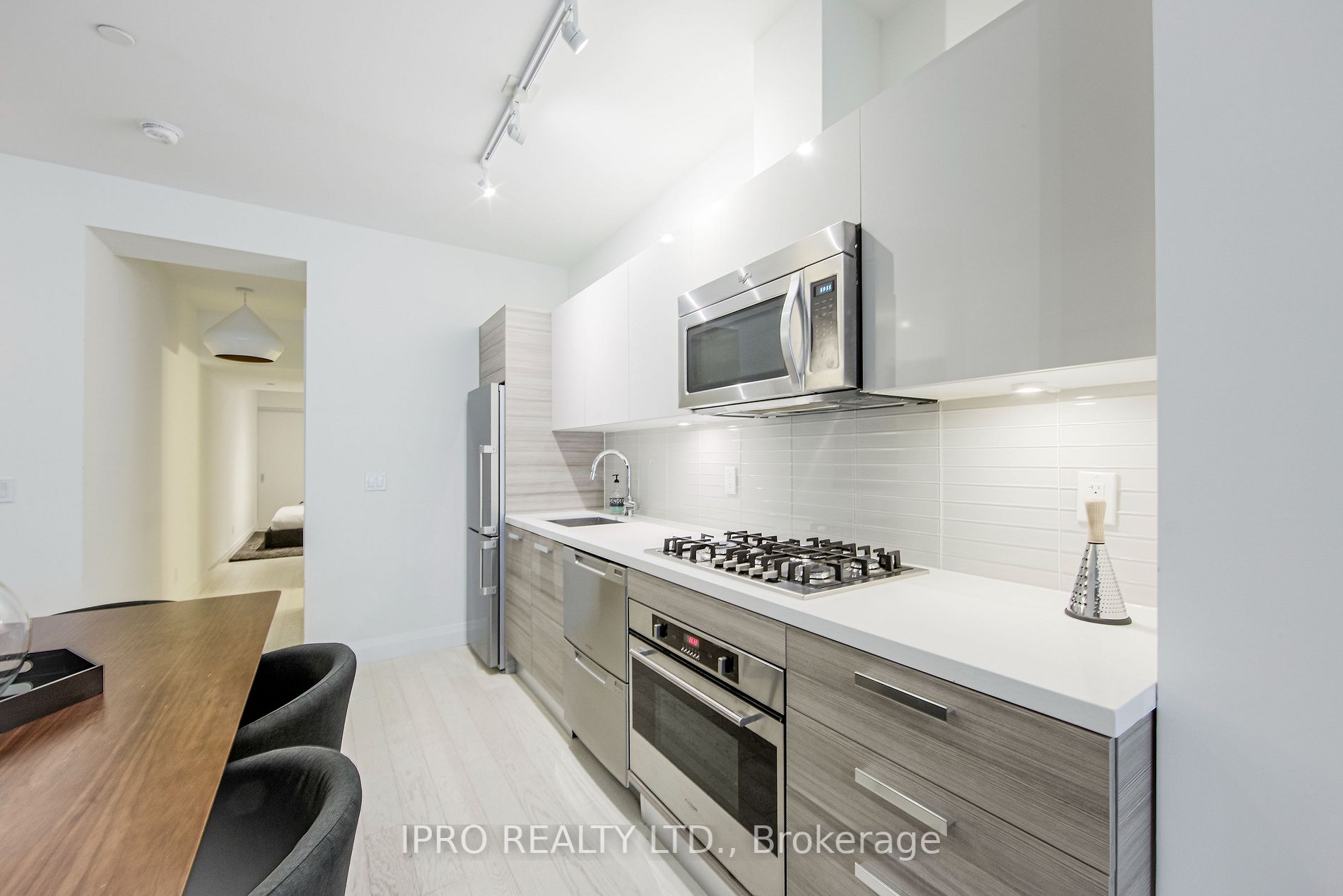 224 King Street W, #501