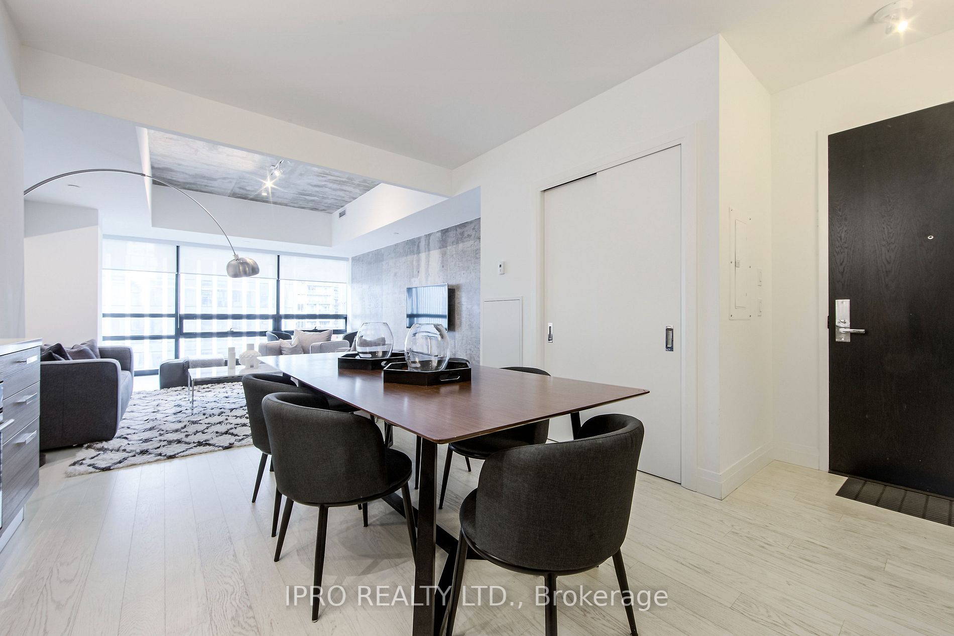 224 King Street W, #501