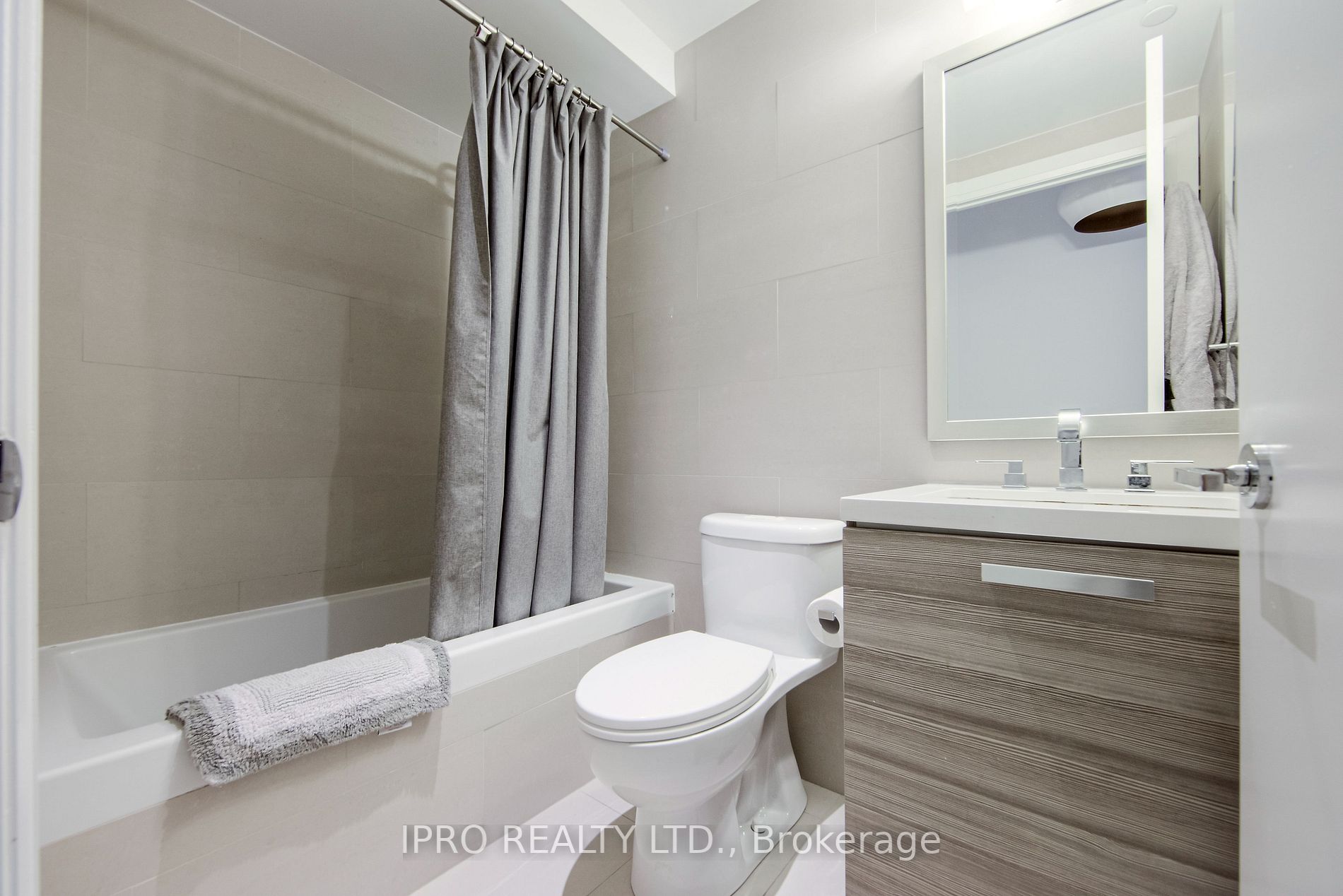 224 King Street W, #501