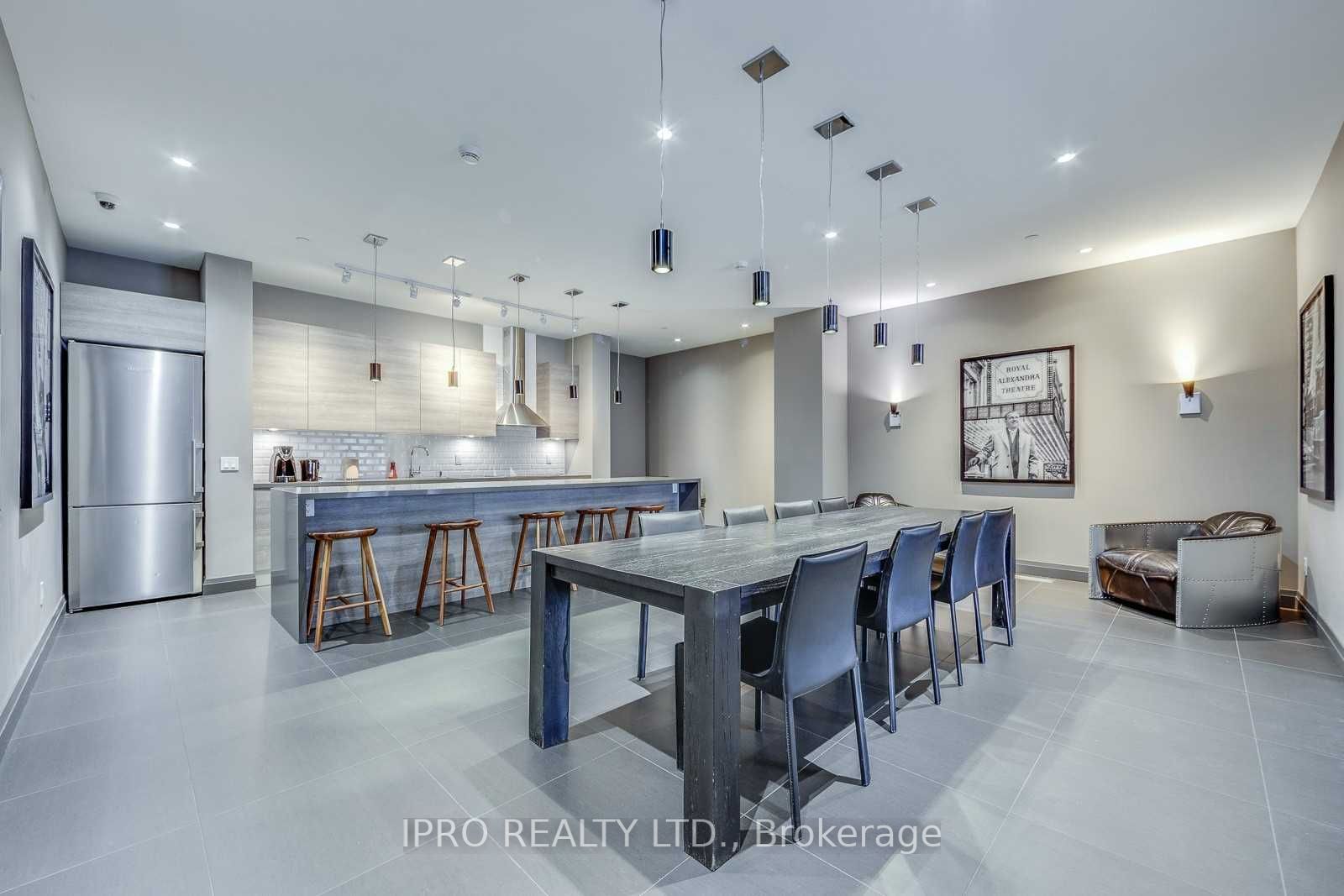 224 King Street W, #501