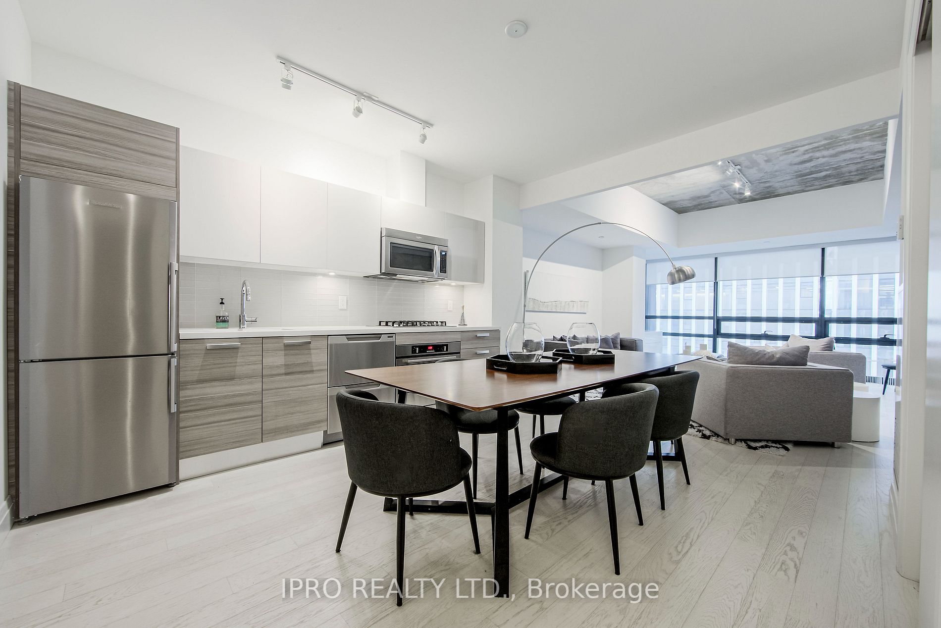224 King Street W, #501