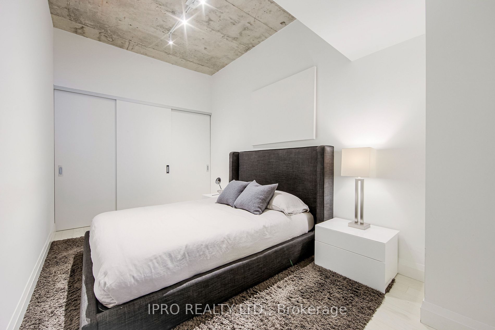 224 King Street W, #501