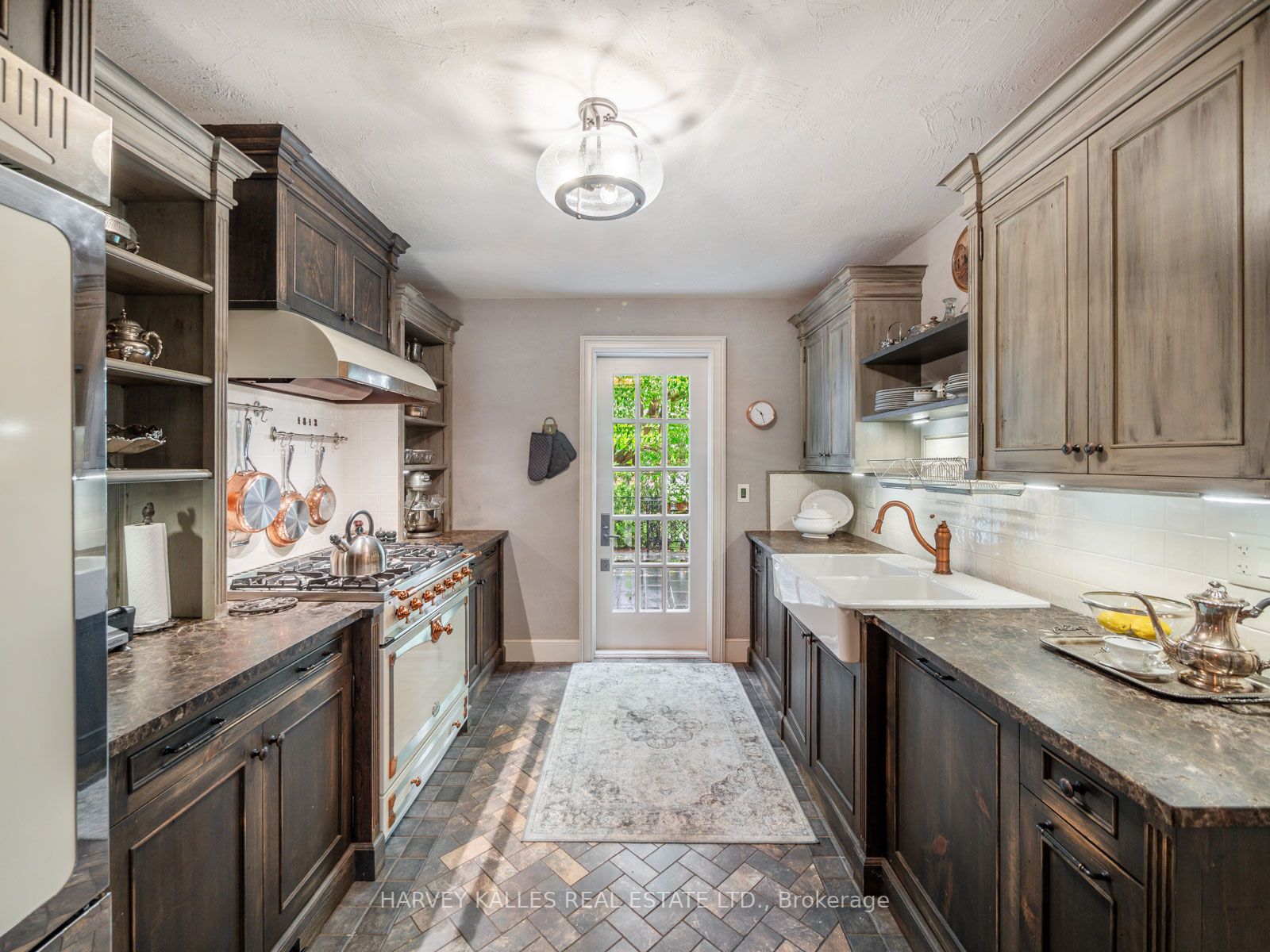90 Burndale Ave