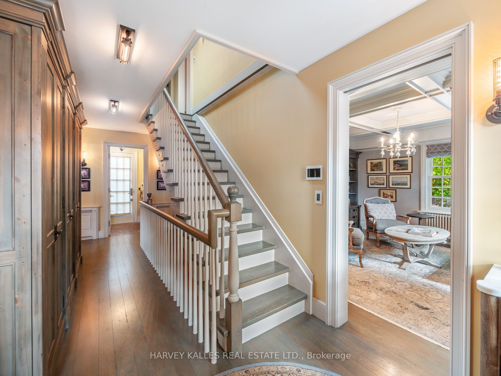 90 Burndale Ave