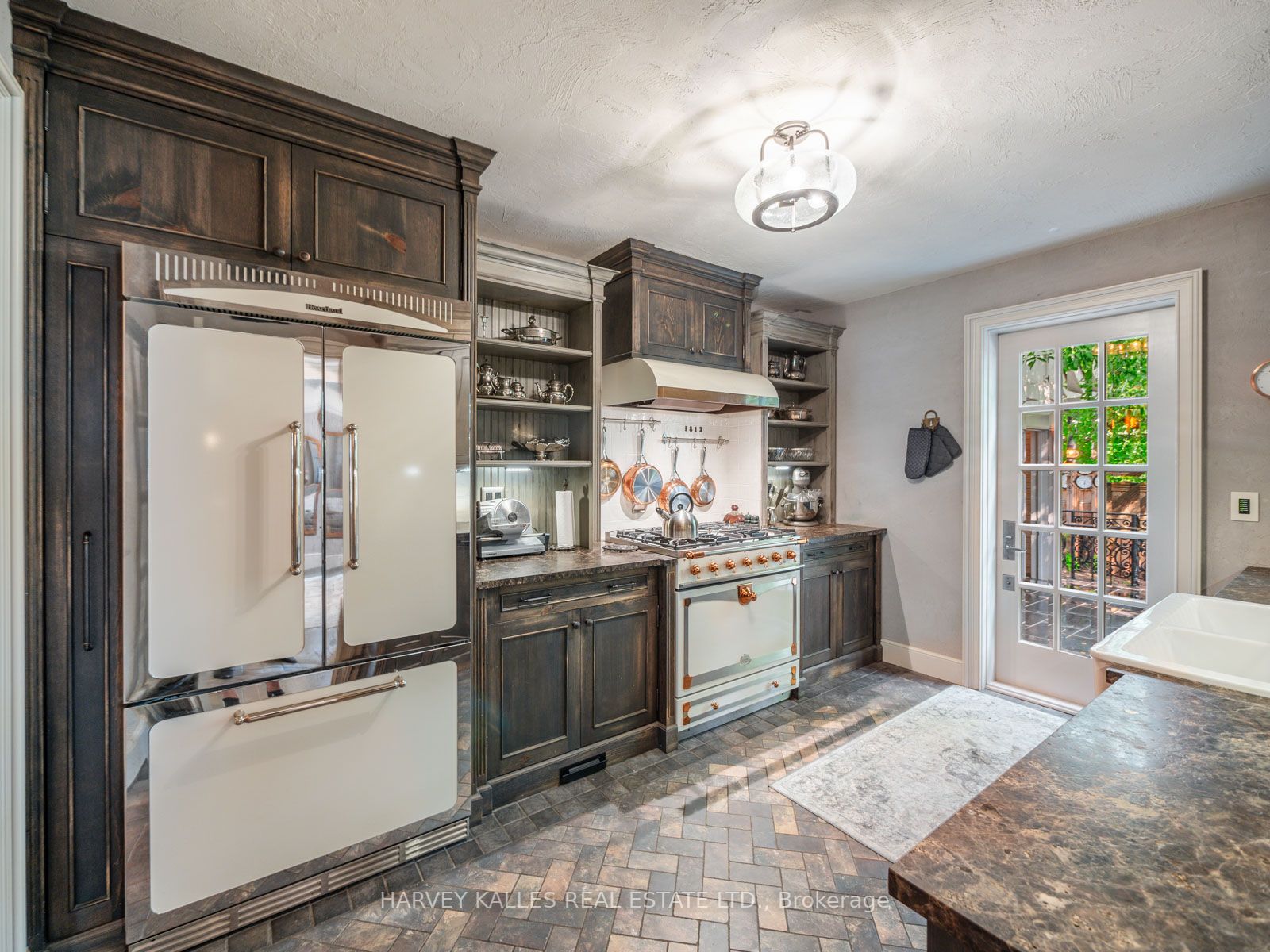 90 Burndale Ave
