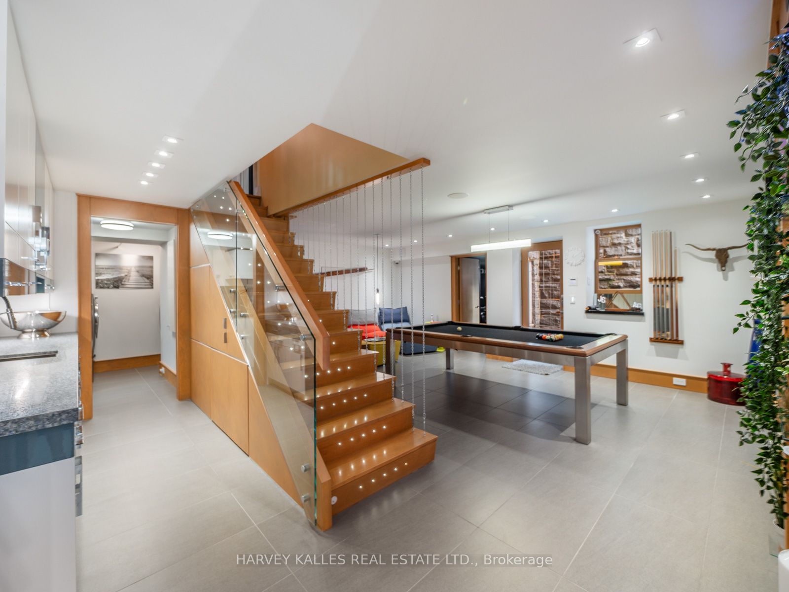 90 Burndale Ave