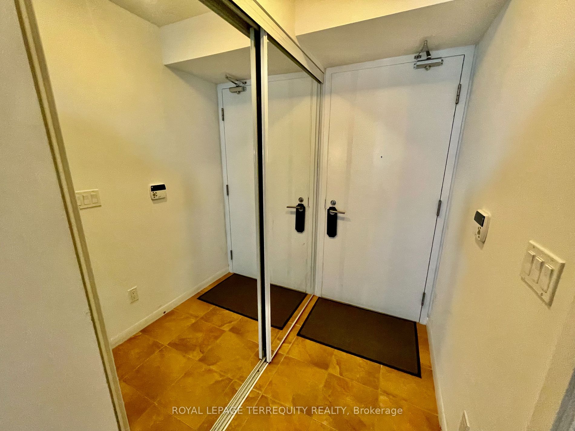 209 Fort York Blvd, #1458