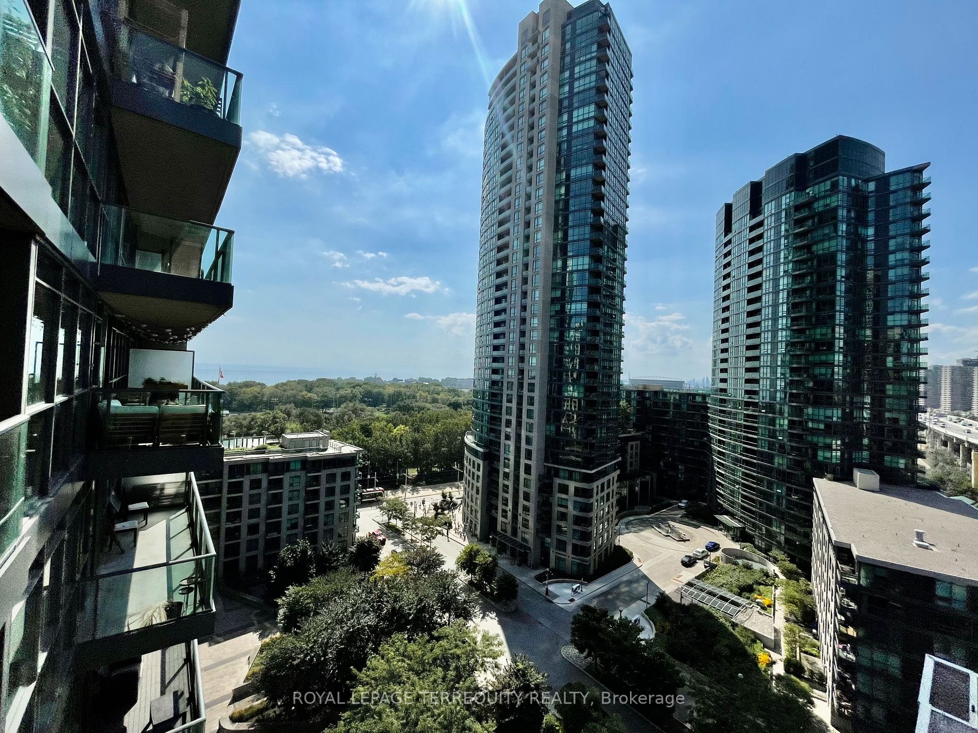 209 Fort York Blvd, #1458