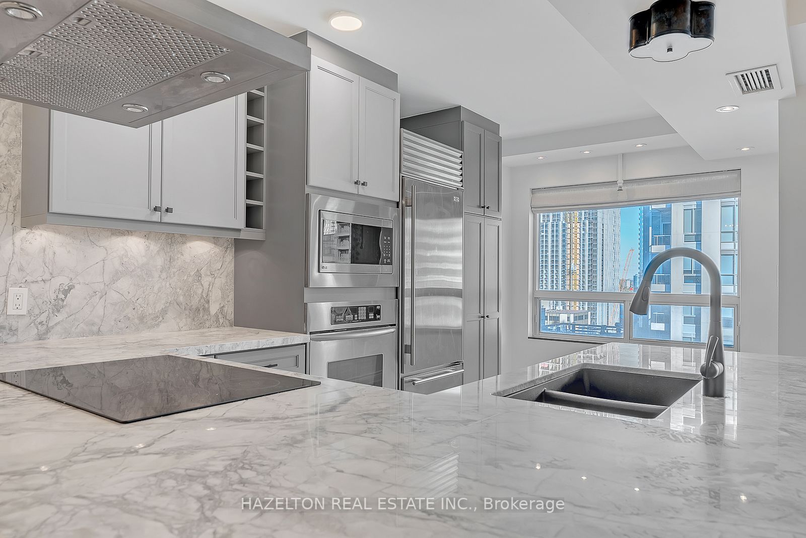 102 Bloor St W, #Ph6