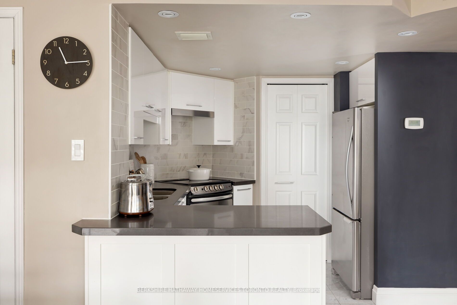 7 Broadway Ave, #503