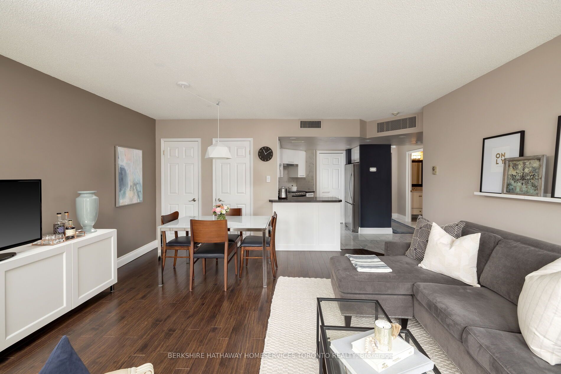 7 Broadway Ave, #503