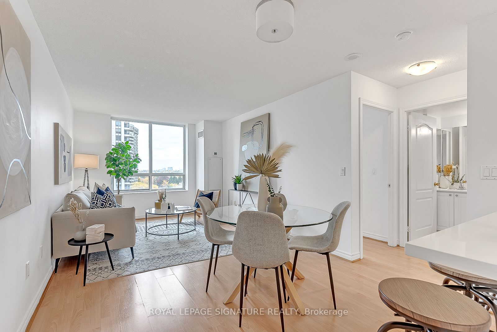 18 Sommerset Way, #911