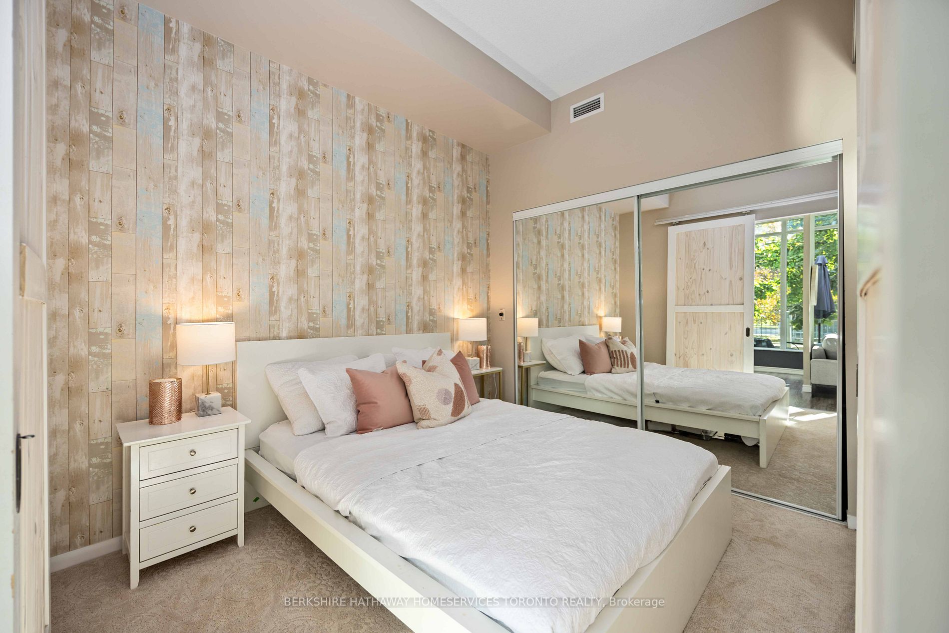 215 Fort York Blvd, #107