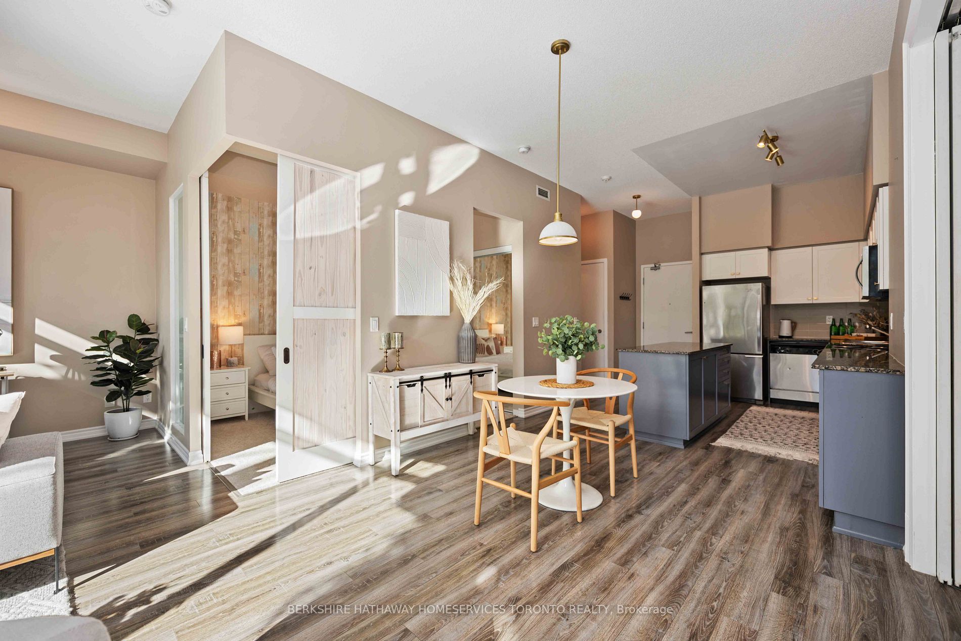 215 Fort York Blvd, #107