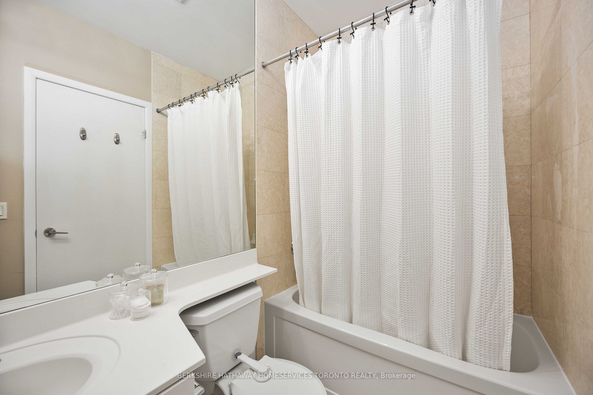 215 Fort York Blvd, #107