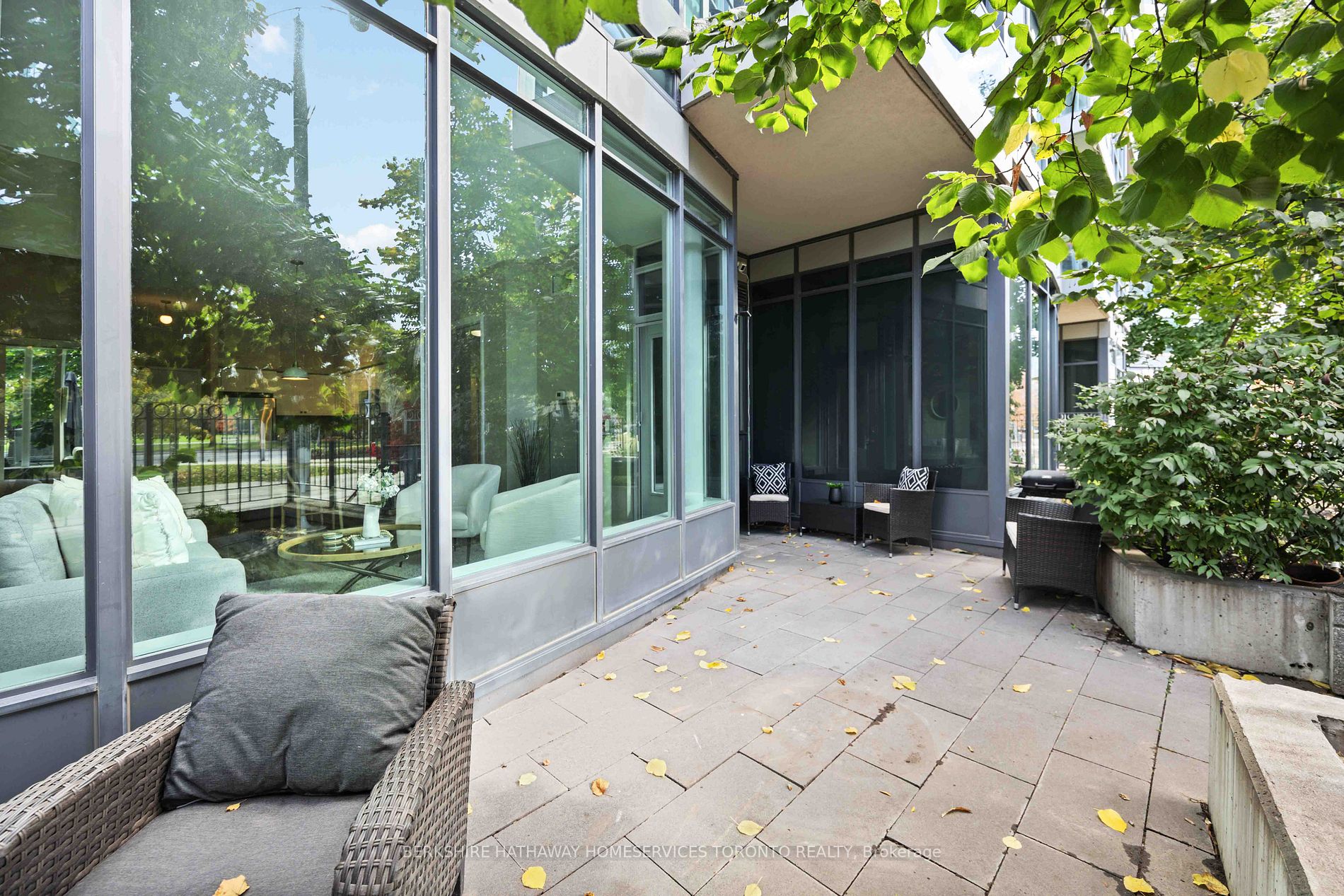 215 Fort York Blvd, #107
