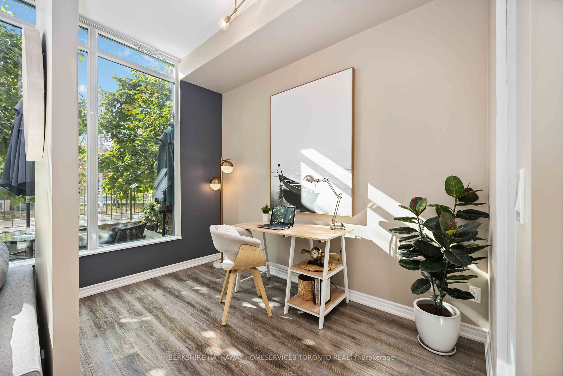 215 Fort York Blvd, #107
