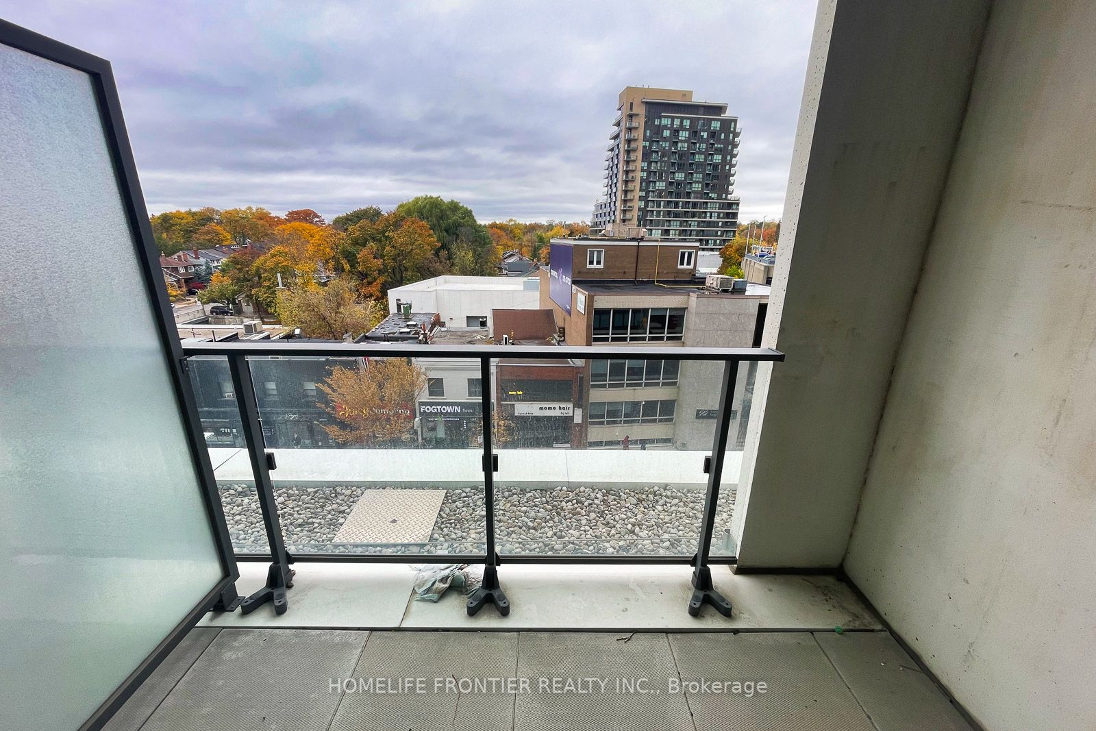 8 Hillsdale Ave E, #621