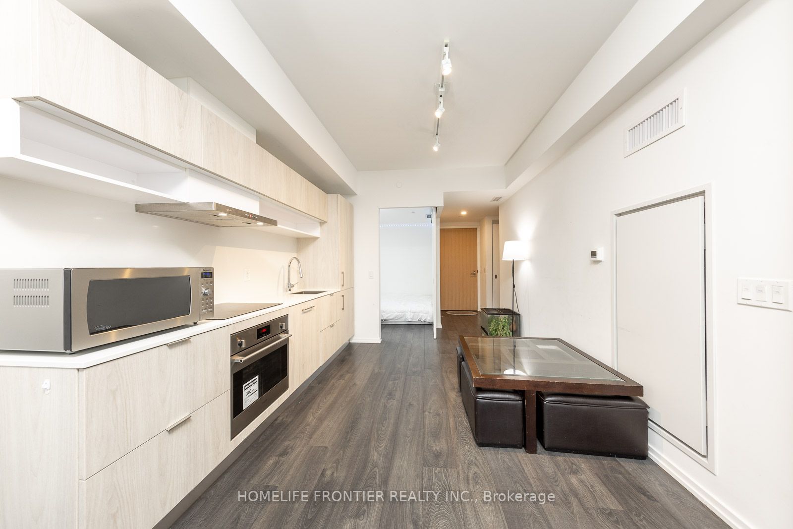 8 Hillsdale Ave E, #621