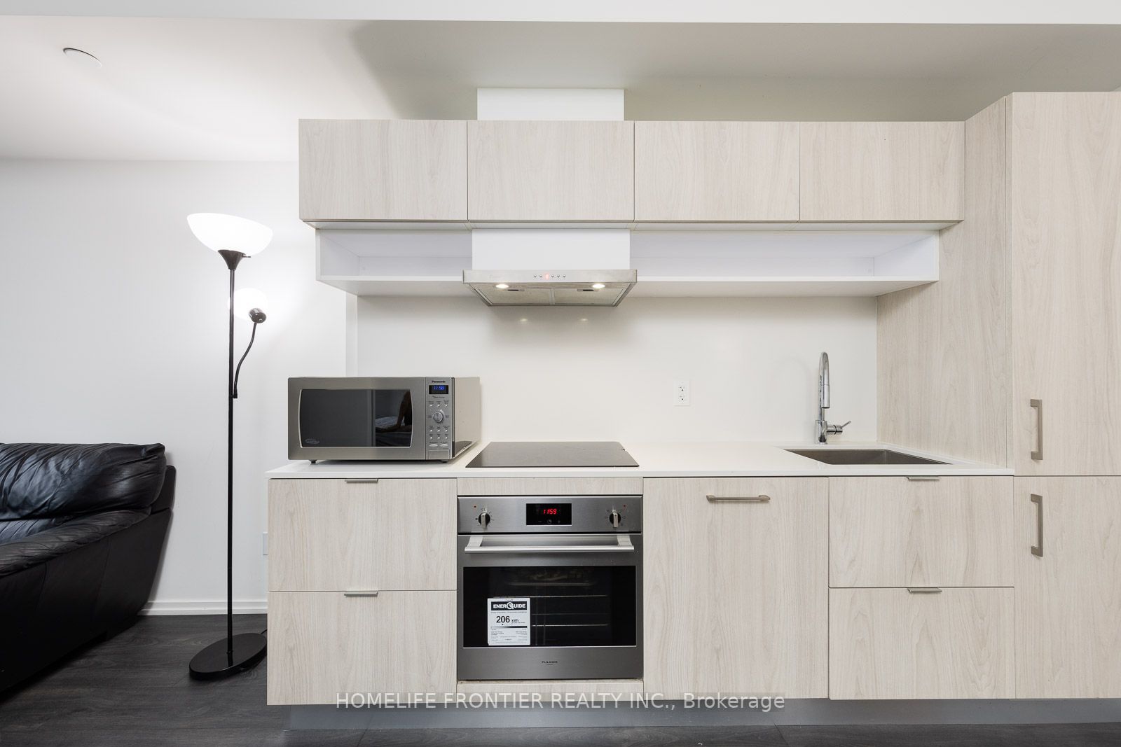 8 Hillsdale Ave E, #621