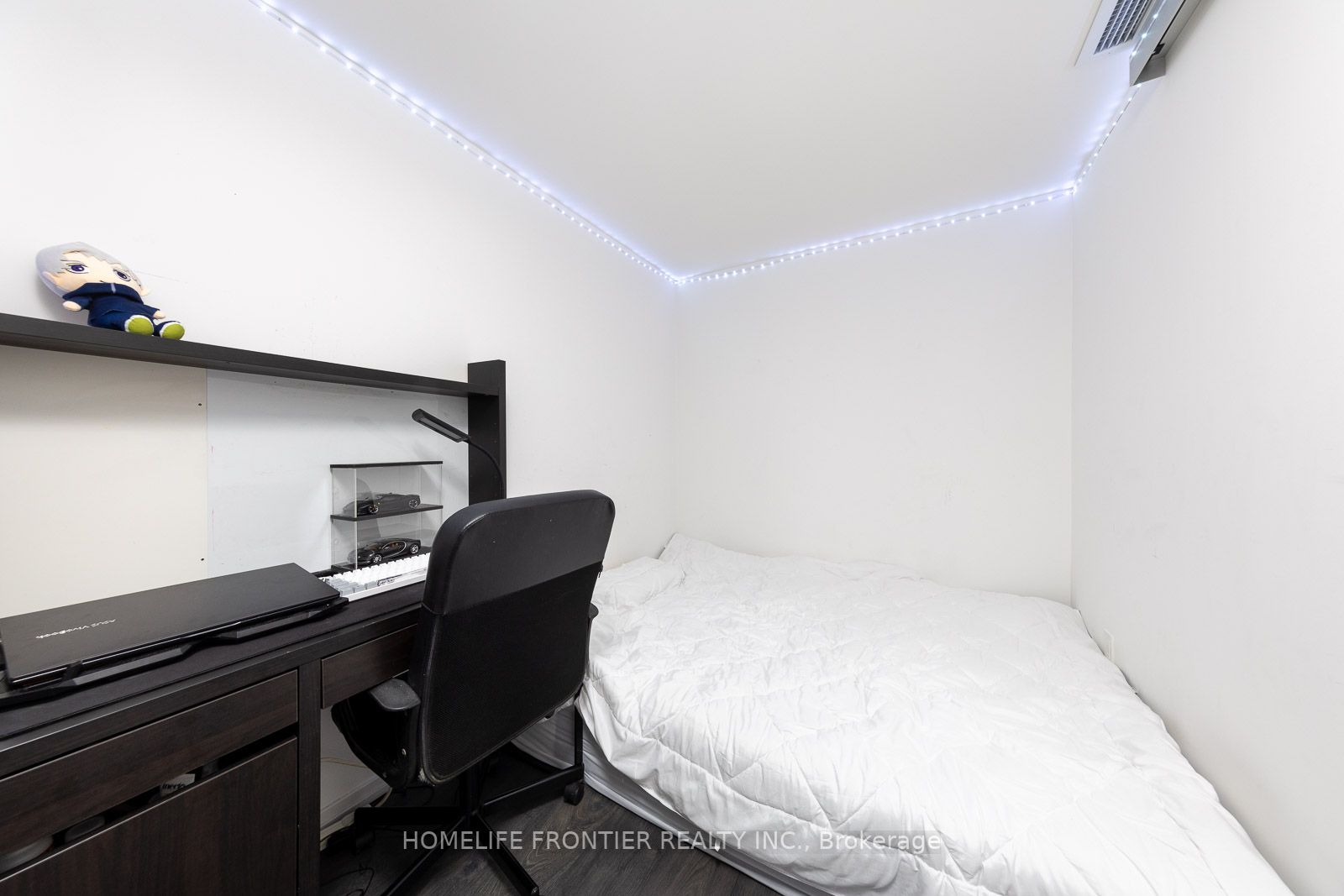 8 Hillsdale Ave E, #621