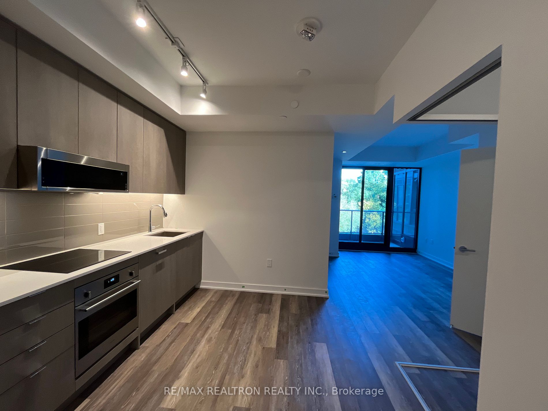 250 Lawrence Ave W, #401